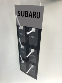 吊り下げディスプレイ